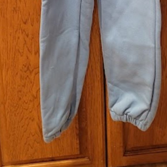 2  Crop Piece Fleece Sweatsuit - Picture 4 of 4